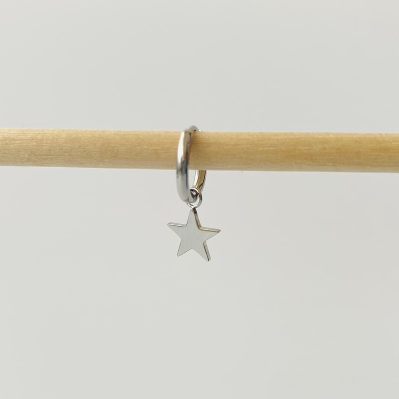 Pendiente arito ESTRELLA plateado