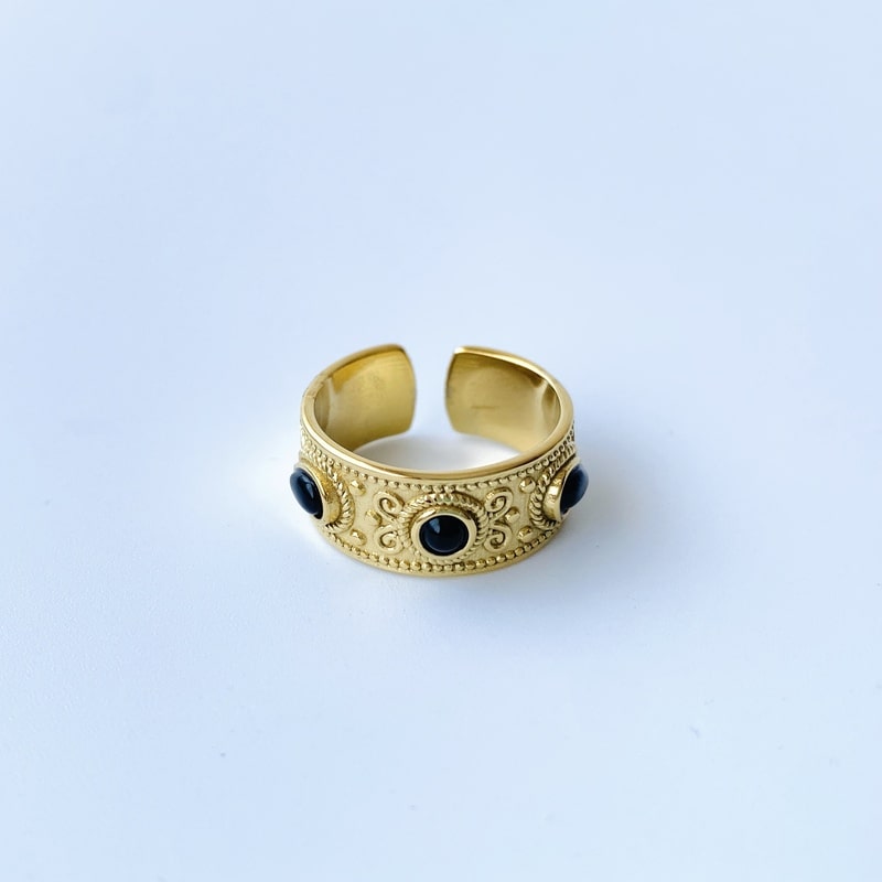 Anillo LETICIA dorado piedra negra