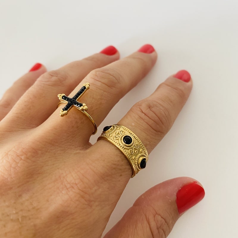 Anillo LETICIA dorado piedra negra - Imagen 2