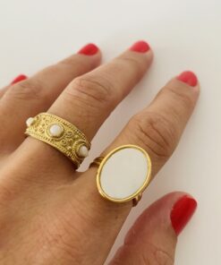 Alternative view of Anillo LETICIA dorado piedra blanca